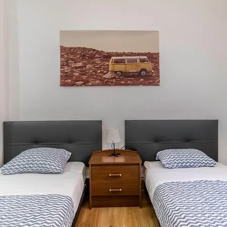 Junto Al Guggenheim Con Parking Gratuito בילבאו