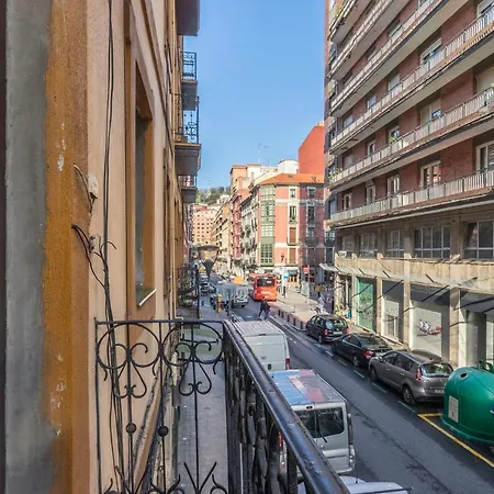 Junto Al Guggenheim Con Parking Gratuito Апартаменты *